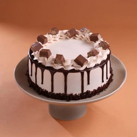Kit Kat Drip Cake - Fresh Cake