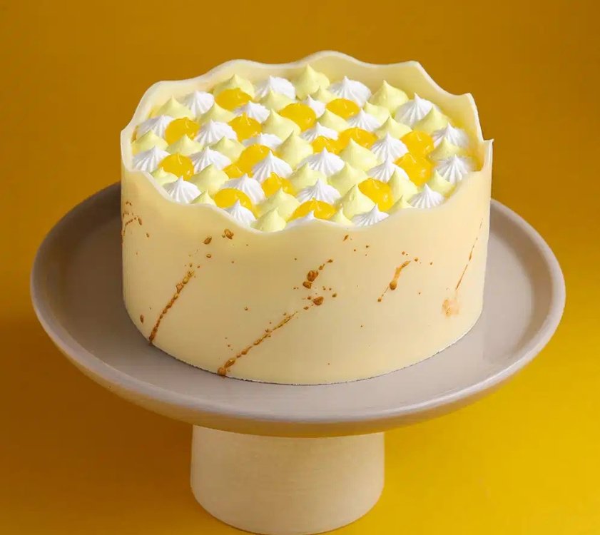 Golden Pineapple Paradise Cake